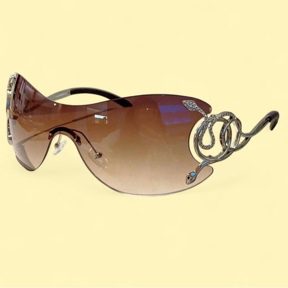 Y2k style glasses